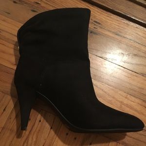 unisa miola bootie